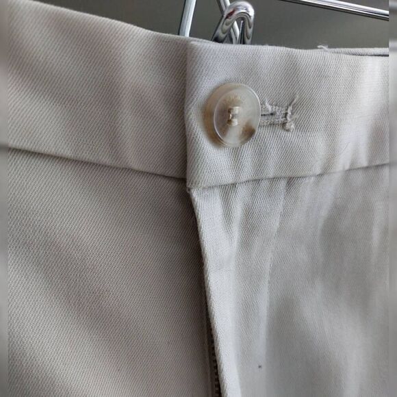 Dockers Classic Fit Khaki Pants 33x32 - Picture 2 of 9